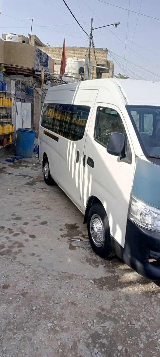 سلام عليكم من رخصت مدير الكروب نيسان 2014 رقم كربلاء بسمي السعر 175 وبيه مجال بصيط ***********
