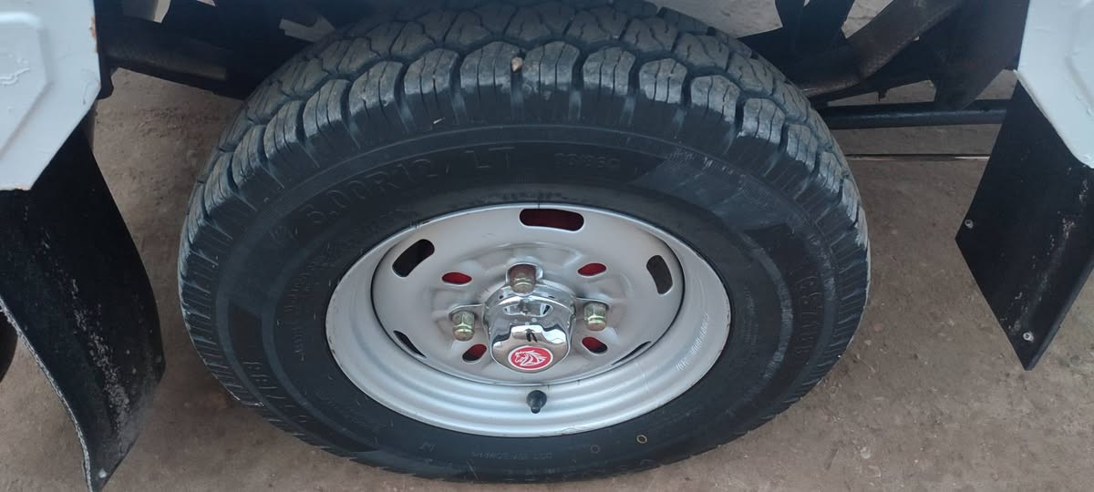 ستوتة للبيع موديل 2015
مكينة جمرة جديد
تخم تاير جديد 
كهربائيات جديده
الون ازرق بالوراق 
بس مصبوغة ابيض للجمالية 
السعر 1650 وبيها مجال لحك الجيه 
للاستفسار الاتصال على الرقم 
*********** 
غير متواجد على الفيس 
مكاني واسط قضاء الحي
