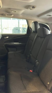 دوج جورني 2012 3.6L V6  تبريد 3 قطع  وارد ضربتهة شفة دعامية بدون لغود ...