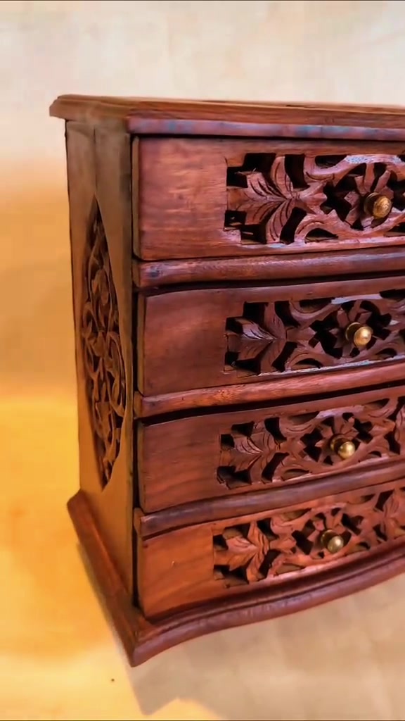 جكامج  من اجود انواع  الخشب  (خشب السيسم  ) شغل يدوي بل كامل صناعة هندية السعر 25 الف فقط شامل التوصيل