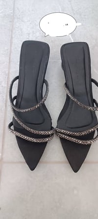 متوفر • قطع • بالقطعة