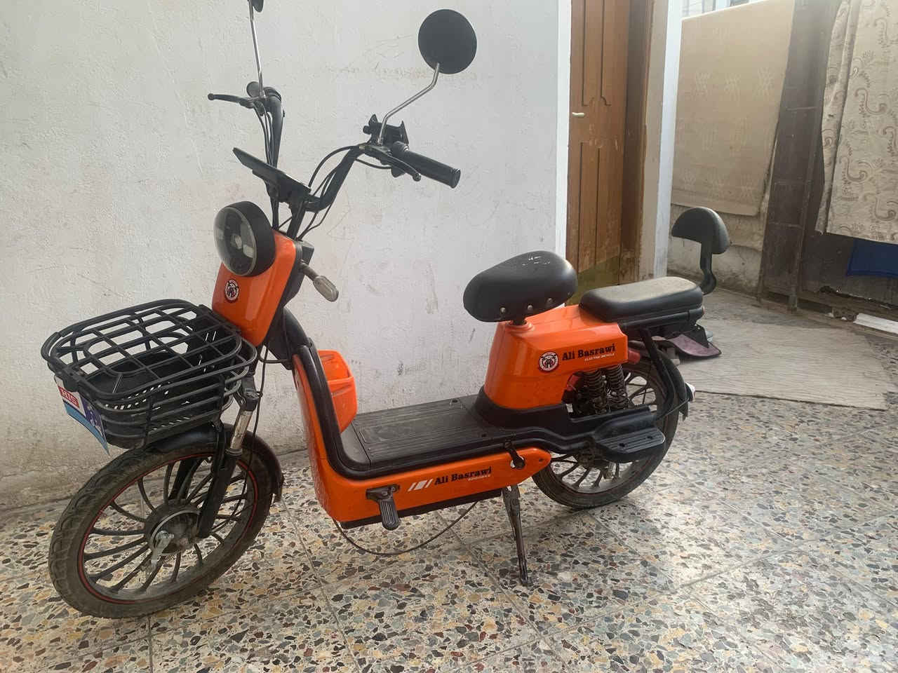 سلام عليكم دراجه شحن للبيع حجم الكبير نضيفه حيل سعرها ٤٠٠ وبيها مجال مكاني بغداد حي الجهاد حي الحسين 
التواصل واتساب /***********
