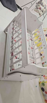 سرير هزاز • سرير طفل • أثاث أطفال