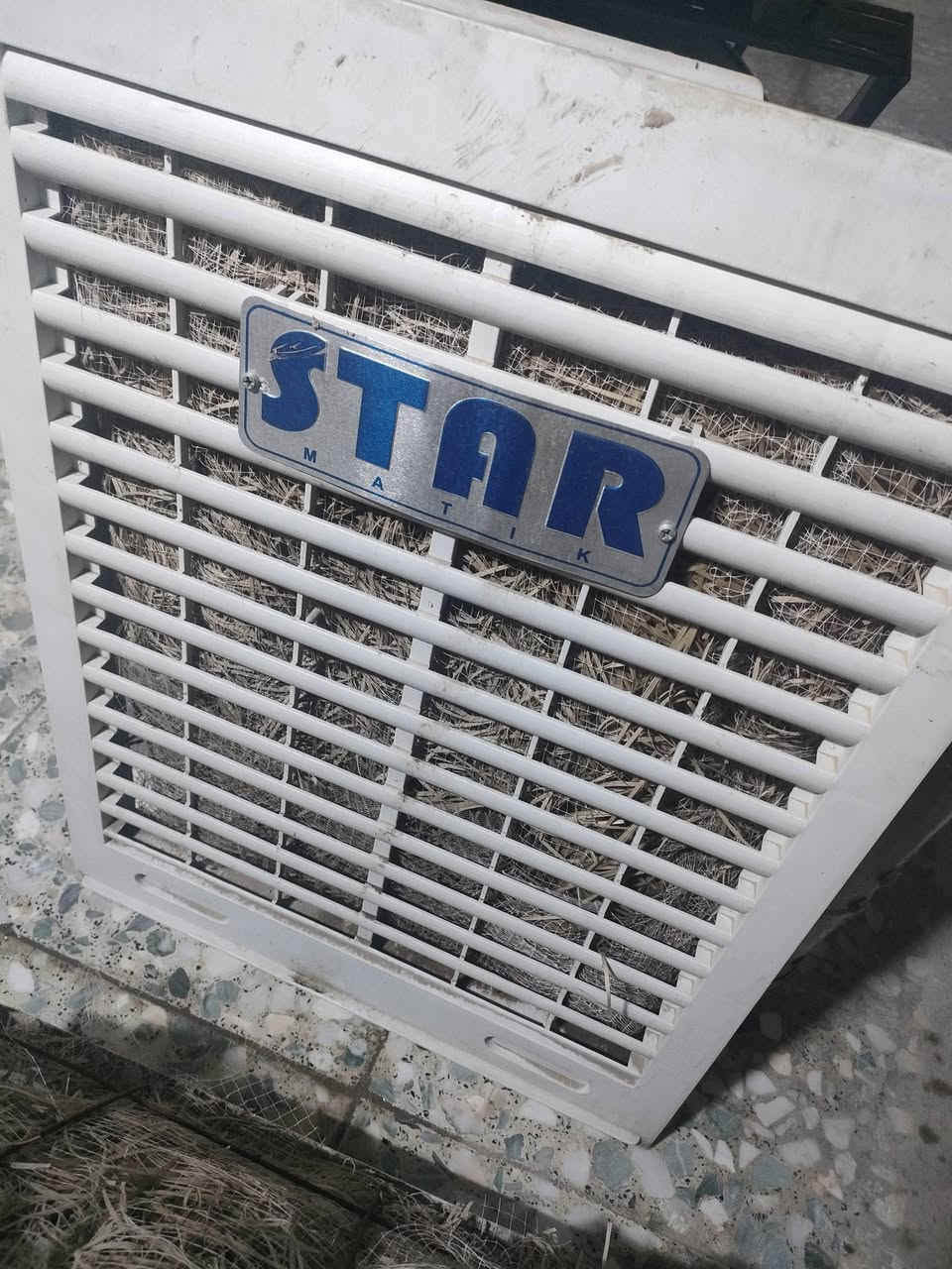 مبرده جديده استعمال يوم واحد فقط
وتركتهه لان جانت الوطني طاكه  وظميتهه 
للبيع ب 120 جديده امان الله استعمال يوم واحد  فقط  وحلفاتهه مال الشركه بعدهه علبلاد


**إذا كنت صاحب هذا الإعلان وتريد حذفه لأي سبب، رجاءا أرسل رسالة إلى الدعم الفني**