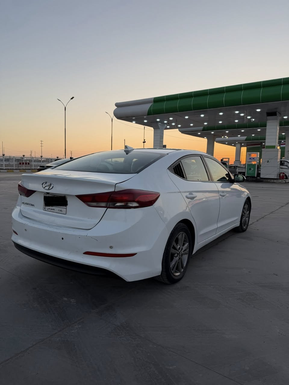 السلام عليكم 

النترا وارد أمريكي 2017 

مكينه 2000 دوش 

السونار مرفق بالصور بدون دواخل 

سياره جاهزه ومواصفاتها واضحه بالصور 

السعر 99 مجال بسيط 

المكان واسط الصويره للاستفسار ***********
