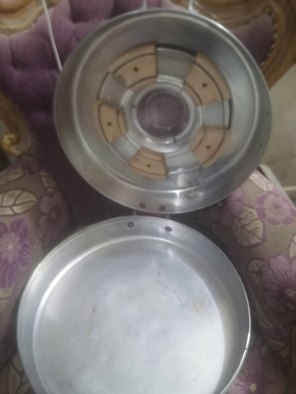 السلام عليكم عندي للبيع والسعر خاص مكان كربلاء استفسار خاص ***********
