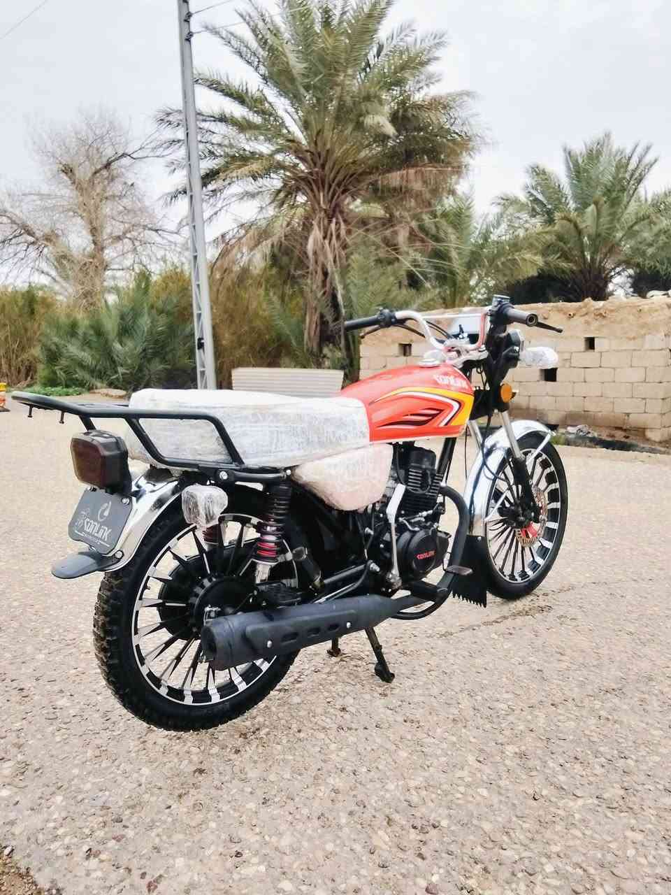 سلام عليكم دراجه سيفان ضاقطه وزنجيل 25 كفاله عامه دراجة جديدة وضع شركه اوراق بغداد  كهربايات كله شغاله مكان واسط العزيزيه السعر اتصل ودلل ***********
