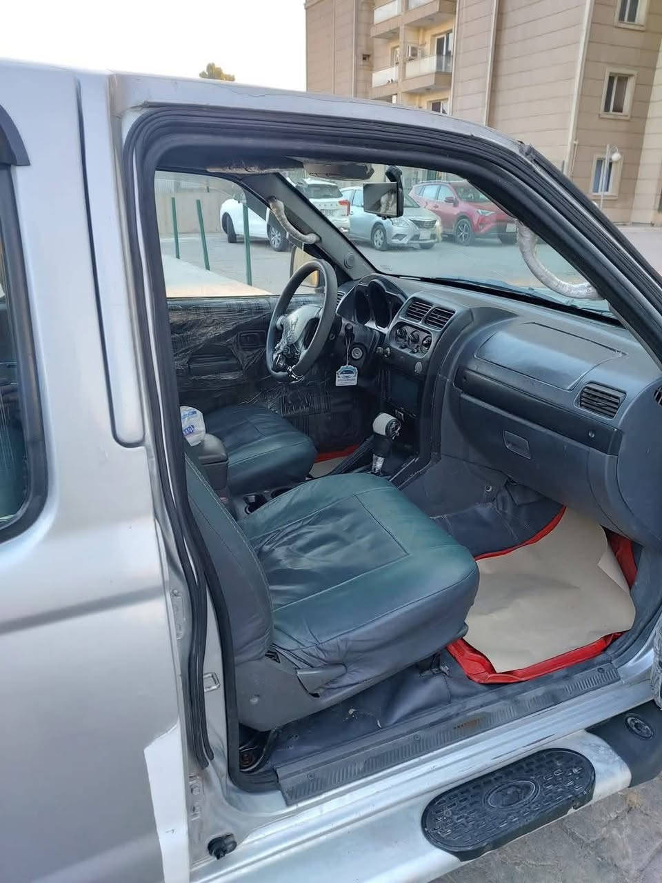 السلام عليكم بيكم للبيع 
نيسان شبوط موديل 2002 
مصبوغه عام 
اثر جراد سياره جاهزه محرك سته سلندر
الرقم اربيل
 جديد كير اوتوماتيك
 تبريد ثلج
سعر 80 وبيه مجال بسيط 
 العنوان :بغداد البلديات
***********
