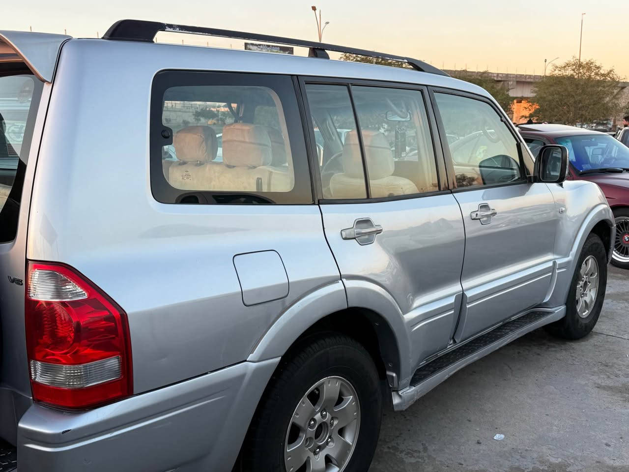 سلام عليكم باجيرو 2005 محرك 3000 غاز بانزين دفتر بانزين ودفتر غاز بسمي صدر خلفي امامي جديد بدون صبغ سقف سلايت رقم كركوك مشروع وطني تخم تاير جديد تبريد ثلج 🧊 3 قطع تبريد شغال سبع راكب منضومت غاز 60  لتر.    *********** بغداد, العراق
