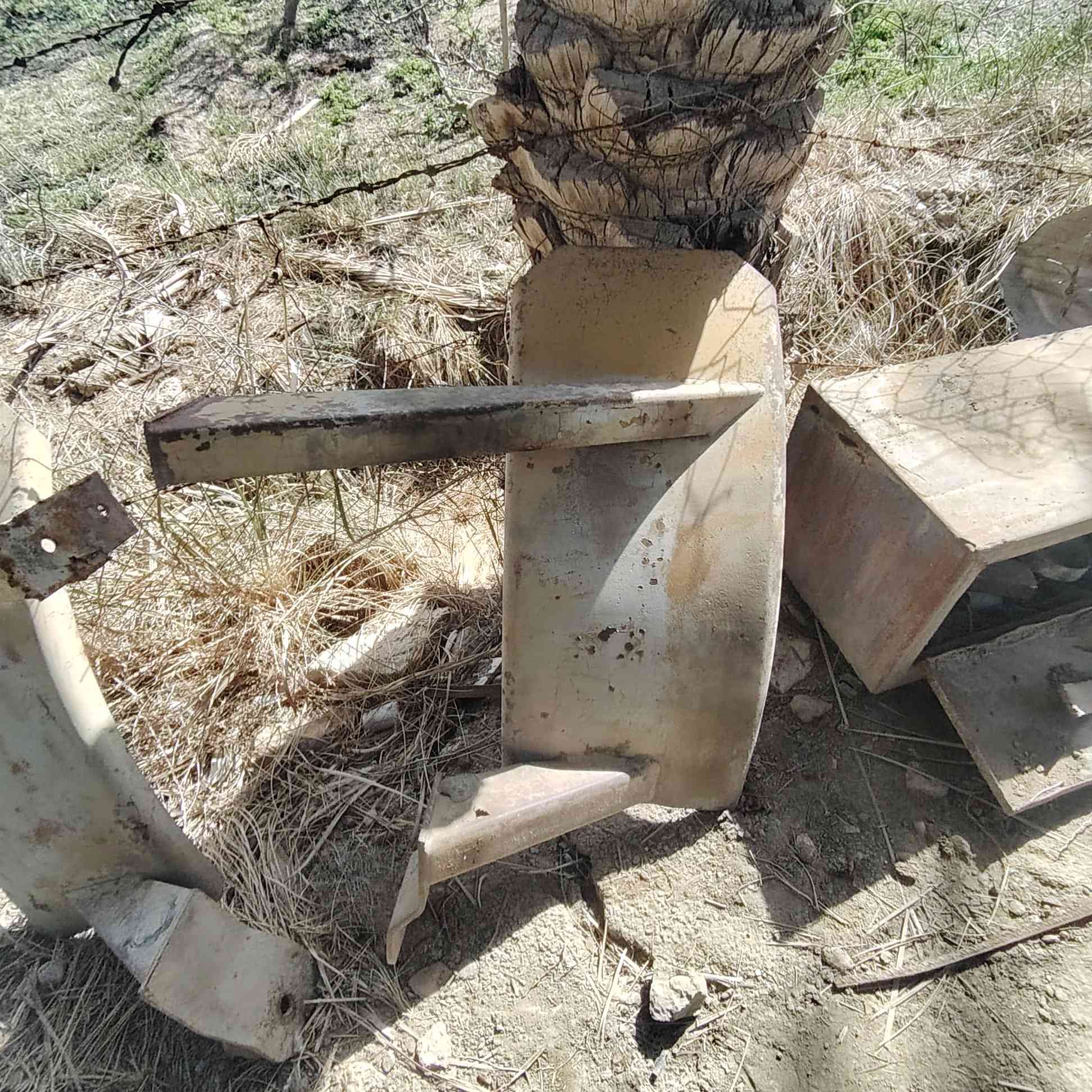 چاملغات داش تو 70 للبيع للستفسار عل رقم ***********
