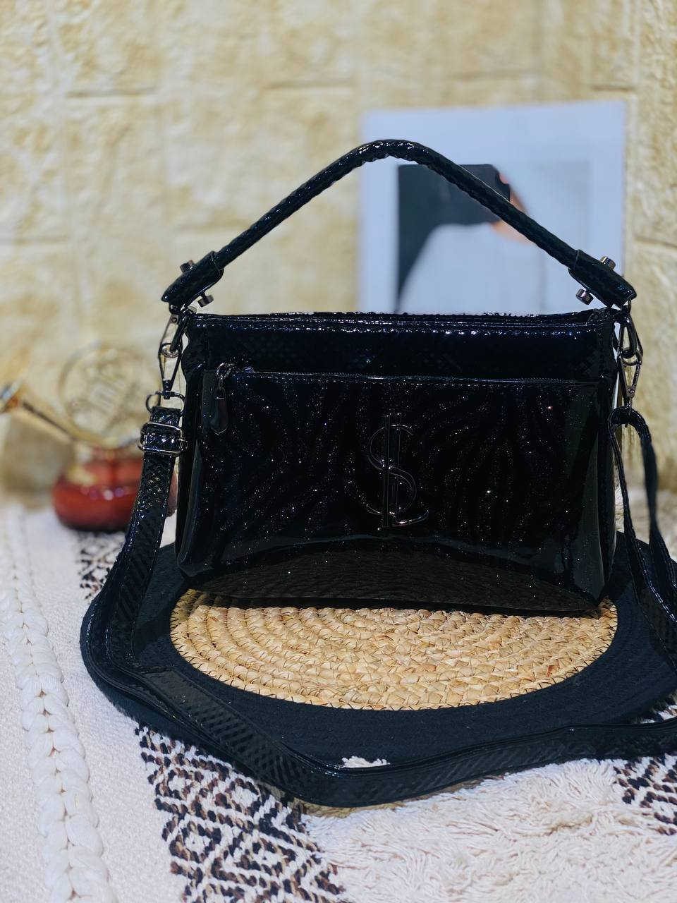 بناتت لحكواا اول عشره يفوزون بخصم 25%💢أفخم الحقائب النسائية💢
تشكيلة حقائب (روغان)
حقيبة دزاين جديد 😘
لموسم 🍂-2025

حقيبة (روغان) جلد لامع #درجة اولى حجم وسط 5سحابات/3 خانات +سير كتف اضافي وحزام كتف ✅  تشكيلة رووووعة الوان رقية جدا🔝💯
———————————
حقيبه نسائي جلد الاصلي 
موديلات حديثة وجميلة
كوالتي عالي جدا 👍♥️
🚘 يوجد خدمة توصيل لجميع محافظات العراق #الشعب الصيني ماله حل 😂


**إذا كنت صاحب هذا الإعلان وتريد حذفه لأي سبب، رجاءا أرسل رسالة إلى الدعم الفني**