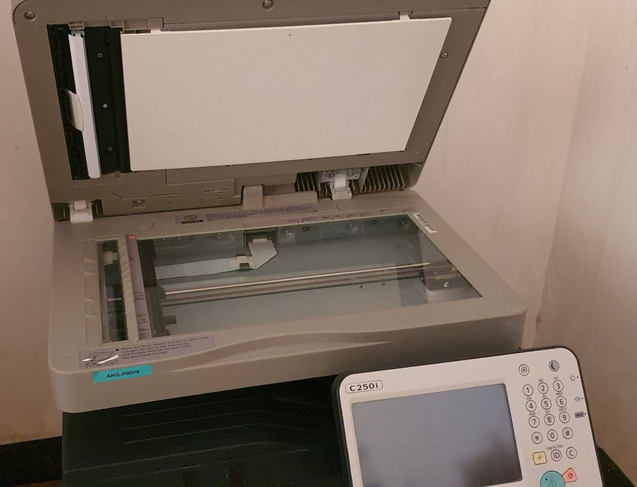 خلصان الحبر مالته فقط شرط الفحص سعر ٣٢٥وبيه مجال مكان بابل حي العسكري شارع ٣٠رقم ***********
