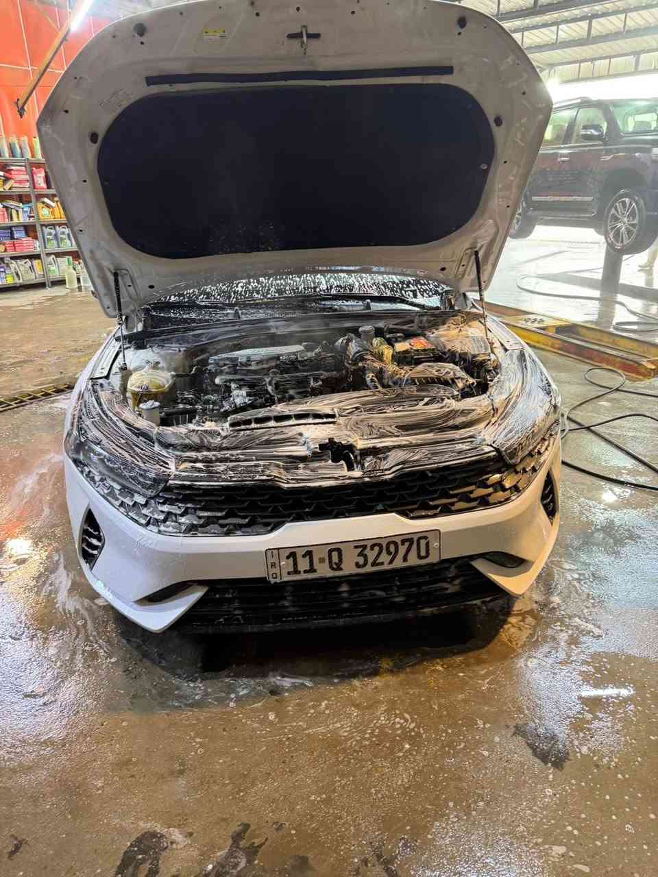 السلام عليكم كي فايف موديل2024وارد أمريكي محرك 1600تيربو 
 فول عده الفتحه سياره عله حادثه مال امريكا ومعمره وسونار موجود عارضه 178وبيه مجال شي بسيط مكاني بغداد الشرطه الخامسه قرب جامع الكبيسي رقمي ***********
