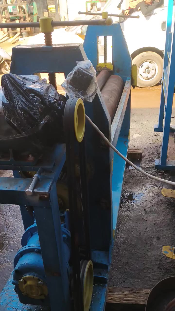 روله درفله 6و8 ملم عرضها 170سم ماطور 7.5 حصان ياباني سويج كهربائي اتجاهين ***********
