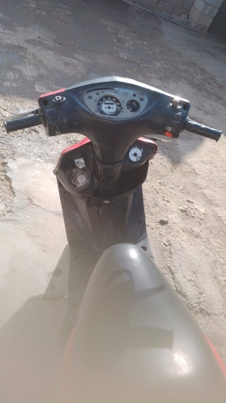 سلام عليكم عارض دراجة ماكس ثعلب البيع الدراجة جاهزة كهربايات كلهة شغالة نقصهة بس ولفات معلكة السعر 300 وبيهة مجال بصيط ***********
