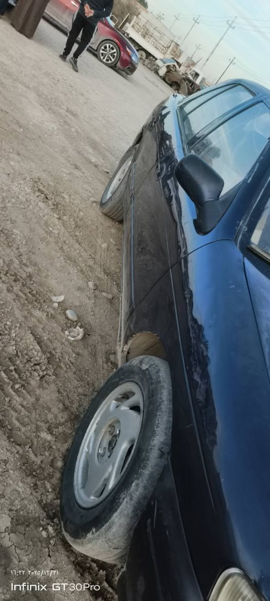 السلام عليكم 
من رخصه الادمن 

سيارة سيفية موديل ٩٦ بلادية بدون صبغ كير مكينة مسكر مكفولات تدفئة كاملة منظومة تبريد مشحونة غاز سيارة جاهزة 
بلادية على وضع الشركه مكان سيارة ديالئ المقدادية السعر 34 وبيها مجال للستفسار اكثر اتصل ***********
