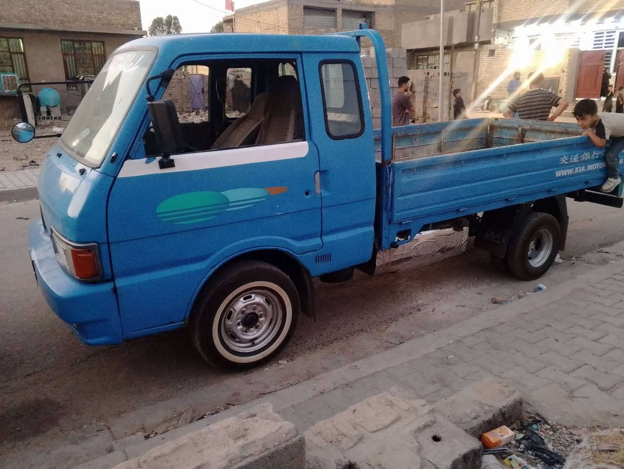 سلام عليكم كيا البيع مديل 94 ابيع بدون ارقام مكفواله من ضربه وكير ومكينه وشاصي تخم تاير جديد حداديه جديده العنوان بغداد سعر 28 رقم الهاتف ***********
