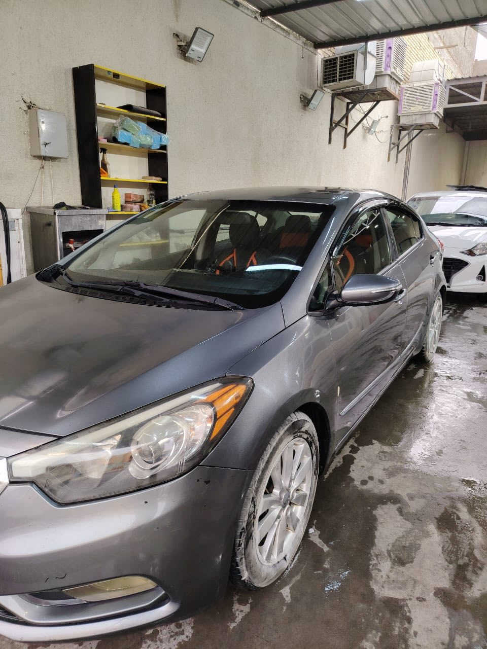 السلاًم عليكم كيا فورتي موديل 2018   السيارة جاهزة ع اخير تخم تاير وصدر ودوشمة كلشي جاهز شباب بدون اي نقص. للبيع فقط بدون مراوس. للاستفسار الاتصال  على الرقم غير متواجد ع النت  فقط اتصال *********** مكان السيارة بغداد حي الجامعة السعر 11,600$ وبيها مجال
