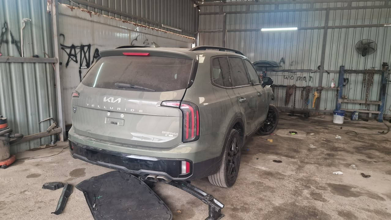 السلام عليكم
للبيع كيا تولرايد 2024 فئة اكس لاين لون اخضر داخل مشمشي السياره مواصفات فتحه شاشة كبيره كاميرا رادارات اماميه وخلفيه وجانبيه تدفئة وتبريد بالكراسي كراسي كهرباء الكراسي الخلفيه سياحيه وباقي المواصفات المعروفه وحادث السياره فقط دعاميه بدون دواخل وبدون ايرباك 

مكان السياره حالياً بالأردن تدخل شهداء 

وسعر السياره مقارنتاً بالحادث واللون والداخل والمواصفات يعتبر مناسب الشراي يتواصل وياي

مكاني بابل المسيب 

تواصل خاص او واتساب او اتصال 
***********
