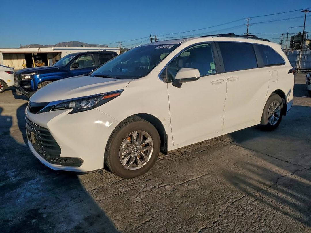 مزاد الإثنين 29-12-2025 
نوع السيارة : TOYOTA SIENNA LE 2025 
عداد المسافة : 2641 mi  
حجم المحرك: 4 سلندرHYBRID 2.5
ناقل الحركة : اوتوماتك
الضرر كما موضح بالصور
✅للمزايدة على السيارة الموجودة في المنشور يرجى الحضور الى مكتب الجزيرة في الساعة الخامسة عصرا.
عنوان المكتب : موصل - الفيصلية -قرب مديرية المرور 
أو الاتصال على الارقام التالية👇👇👇
       ***********  ........  ***********  
       ***********  ........  ***********
الفرع  الثاني:
 جنوب الموصل معرض الحاج خالد اللجي: ***********
