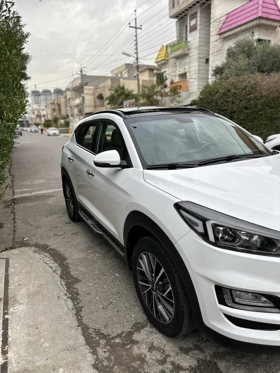 سلام عليكم توسان 2020 رقم اربيل بإسمي 
السياره فول مواصفات 
بنوراما 
بصمه 
كشنات كهرباء 
كشنات تدفئه 
السياره مكفوله كفاله عامه من الصبغ والتبديل عدى شخط بالباب 
السعر 225 وبيها مجال بسيط
مكان السياره اربيل 
رقم ***********
***********
