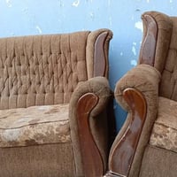 تخم ..جاو روسي  كرويته مع ٣كراسي  ١٥٠الف 07802228811