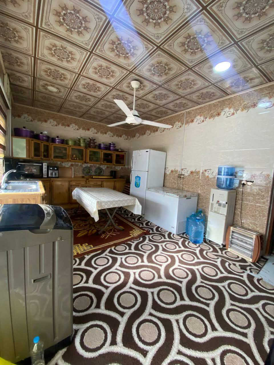 ألسـلام وعلـيگم. 
أخوتي ـ خواتي. 
دار في حي سومر سند. 
200مساحتو واجهة 10 وعمق 20 نضام. 
مقدمة ولباقي بلشهر او نقد والسعر 110 وبي مجال. 
أسـتفساࢪ خاص او عل رقم التالي.  
***********
***********
