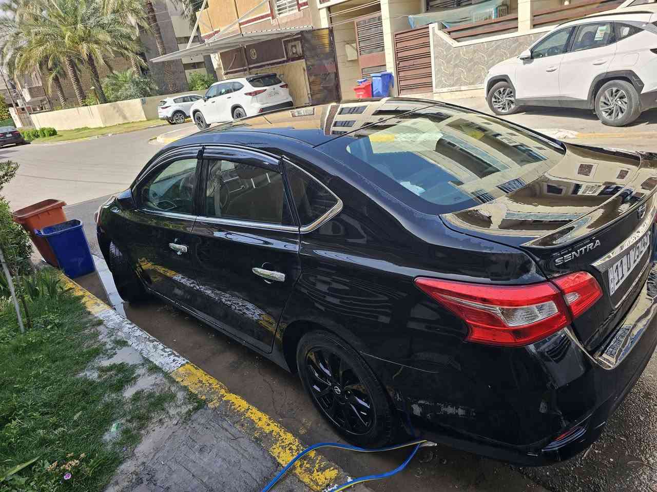 سلام عليكم 
نيسان سنترا موديل 2018
رقمهة حلو ولونهة اسود 
سيارة نظيفة جدا بيهة فقط بنيد ودعامية مبدلة 
مكانهة بغداد 
السعر 100 وبيهة مجال 
***********
