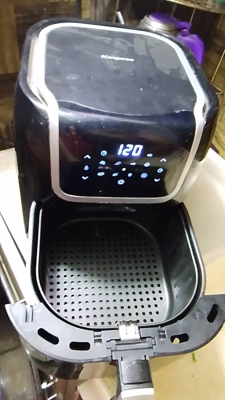 قلايه هوائيه للبيع نضيفه وشغاله حجم كبير السعر 45العنوان بغداد الشعب الاستفسار اتصل على الرقم ***********
