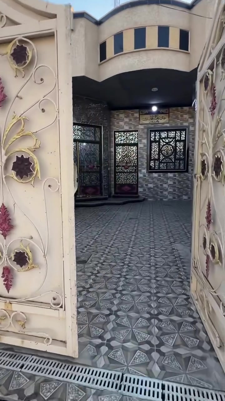 إعلان
سلام عليكم 
بيت للبيع يقع في حي الأمير 
مساحه ٢٢٠ م 
يحتوي على ٢ غرف نوم 
ومطبخ بارد
ومطبخ حار 
استقبال 
وصاله كبيره 
وصحيات خارجية وداخليه 
وحديقه 
للاستفسار اكثر 
***********
او مراسله الصفحة
 او مراجعه مكتب ادراك للمحاماة والعقار في شارع الامير.
