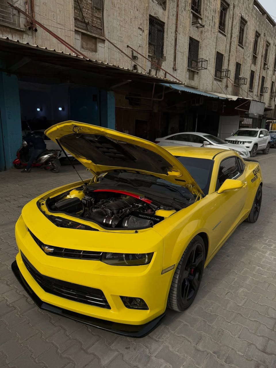 كمارو ss 2015
بدون صبغ السياره 
السياره فول عده السلايد 
الاضافات كماليات 
مزدات جدد عين الشيطان 
دعاميه اماميه جديده
ويل 1le اصلي اضاف الى زوج وياله مال ريس او استعراض مع سبيسرات 
كشنات السياره كنتاره و جلد 
التزويد >>
السياره مكينه ls3 
المكينه عليها توسيع كورات رقم الكور821خفيف وكام zr1 و اويل بم ميلنك ضغط عالي + بلي و زنجيل من شركه btr
الكزوز bullt بوبات دبل اكس بايب 
الهدرز بي ستر + الشوته روتو فاب 
الاكسل zl1 3.91  مع حشوه دراك 4.10
كولارات لدهن المكينه و كولر لدهن الكير
حبايب الي متفيده السياره الله يرزقه بالاحسن منها 
للتواصل ***********
