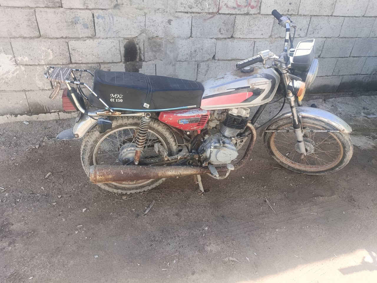 دراجه للبيع طاك بيها ولف قيم بليرضي الله مكان بصره بلهارثه  ***********
