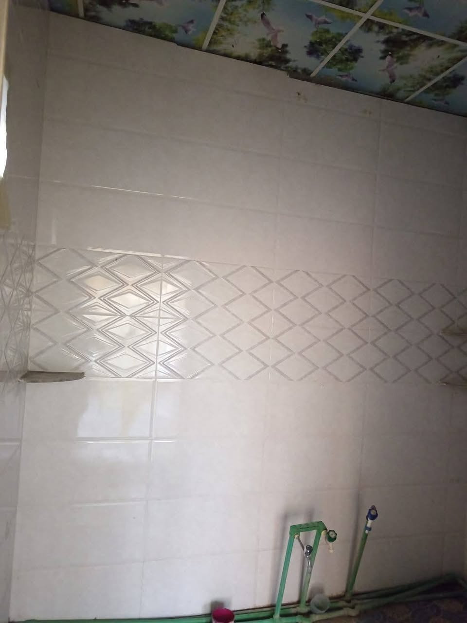 بيت للأيجار المساحه 130متر العنوان شارع المطار القديم *********** واتساب فقط
