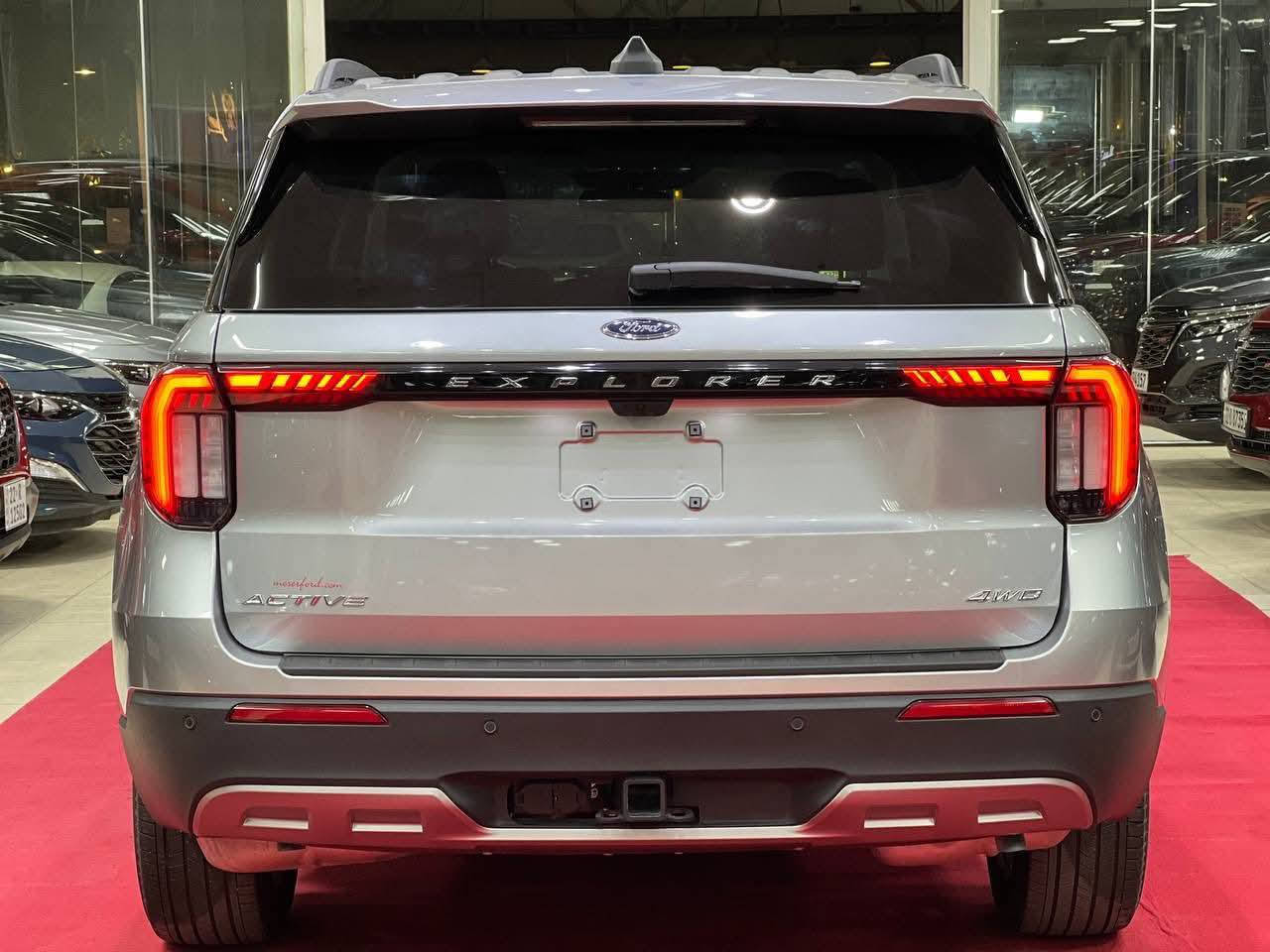 𝐅𝐎𝐑𝐃 𝐄𝐗𝐏𝐋𝐎𝐄𝐑  𝟐𝟎𝟐5للبيع او المراوس                 
عداد المسافة : 6 الف كم زيرو شركه

حجم المحرك : 2.3L TURBO (4.سلندر)

اللون سلفر 

السيارة فول مواصفات عدا الفتحه

السياره ...بدون رقم...تترقم جميع المحافظات عدا الشماليه

دفع 4*4 رباعي اكسن

ملاحظة السيارة ... السيارة بدون اي صبغ عدا يوجد سحب في مقدمه البنيد 10سم وجانب والجاملغ الامامي جهة الراكب 10سم سحب فقط كما موضح بالسونار وموشر

ارباك سستم شركه راجع

كشنات جلد اصلي ابلادي مطعم شامو بخيط احمر اصل

بصمة الابواب 5

بصمة تشغيل 

تشغيل عن بعد ,𝐑𝐄𝐌𝐎𝐓𝐄 𝐒𝐓𝐀𝐑𝐓

سيتم سماعات ,𝐁𝐀𝐍𝐆&𝐎𝐋𝐔𝐅𝐒𝐄𝐍

شاشة دشبول ديجيتال الحديثة

شاحن هاتف لاسلكي 

كاميرة خلفي

كير ماوس

شفتات كير استيرن 

هاند بريك بصمة

اوتو هولد ،𝐀𝐔𝐓𝐎 𝐇𝐎𝐋𝐃

اوتو ستارات،𝐀𝐔𝐓𝐎 𝐒𝐓𝐀𝐑𝐃

اوتو ستوب ,𝐀𝐔𝐓𝐎 𝐒𝐓𝐎𝐏

رادار امامي (تحديد مسار)

رادار جانبي  (نقاط عمياء)

رادار خلفي (التحذير من الاصطدام)

حساسات خلفي

نظام ,𝐄𝐂𝐎

نظام ,𝐍𝐎𝐑𝐌𝐀𝐋

نظام ,𝐒𝐏𝐎𝐑𝐓

نظام ,𝐓𝐎𝐖/𝐇𝐀𝐔𝐋

نظام ,𝐒𝐋𝐈𝐏𝐏𝐄𝐑𝐘

داخل ليد 𝐋𝐄𝐃

تحكم استيرن

استيرن كهربائي 

استيرن تدفئة 

كشنات جلد

كشنات الأمامية كهربائي 

كشنات الأمامية خزن+ميموري

كشنات الأمامية تدفئة وتبريد

صندوق شفط كهربائي 

لايتات ليد وعدسة زنون بلادي

بلوجكترات 𝐋𝐄𝐃 بلادي

بكلايتات 𝐋𝐄𝐃 بلادي

ويل كروم حجم 20

السيارة جديدة بوضع الشركة جديده بشكل
السعر ٢٧٥$ وبيه كل المجال
للاستفسار الاتصال بالرقم ***********

وات ساب... ماسنجر متواجد... ابو وسام الزريجاوي
