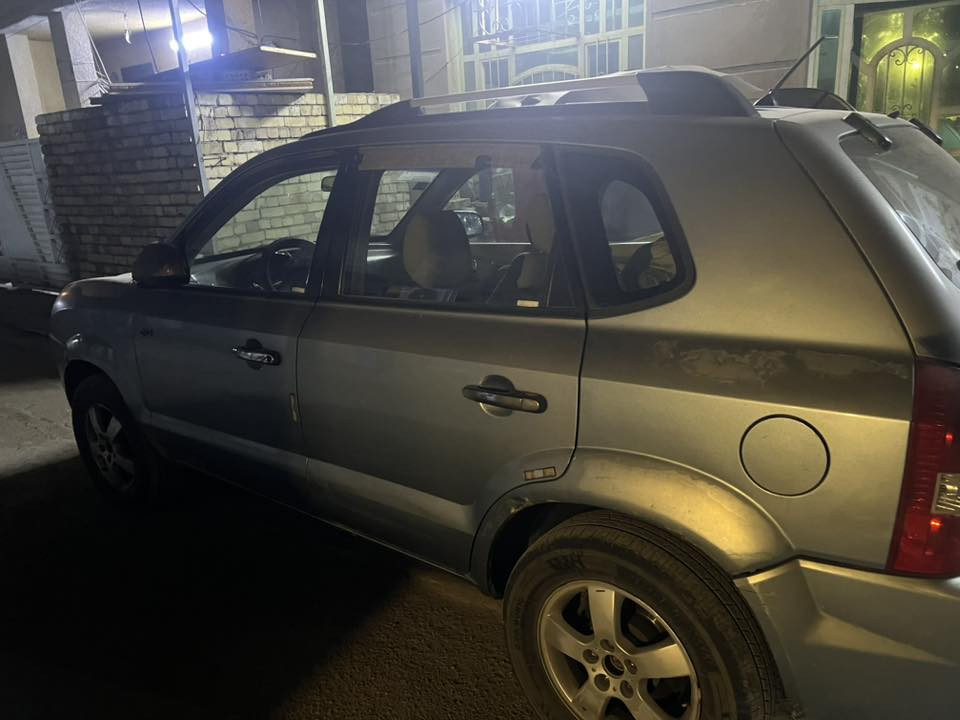 السلام عليكم ورحمة الله للبيع توسان خليجي موديل 2006 كفاله عامه لا بارد ولا صبغ حته الدعاميات محرك ٢٠٠٠ دوش  ماشيه ٧٠ الف سعرها 100 ورقة  وبيها مجال  مكان السياره بغداد الامين الثانيه الشراي يتصل على الرقم
‭0781 115 3019‬
