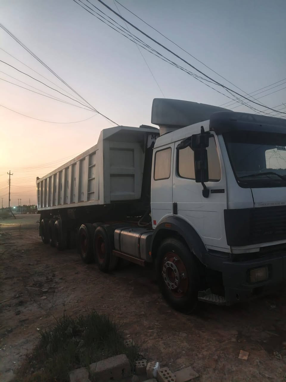 للبيع سياره سكس البي كرواتي موديل ٩٢،قماره بدون صبغ شاصي مكفول محرك ٣٨ كير ١٥٥كهربايي
بدي 31 مترــــــــــــ التصال ***********
