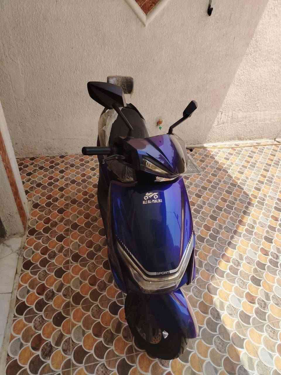السلام عليكم...
دراجه شحن *للبيع*
جديدا جدا استعمال قليل...
المواصفات
3 سرعات
تمشي 90km
والتشتغل على بصمه
وبيه حساس مال حمايه.
السعر 850 وبيه مجال
المراسله واتساب ***********
العنوان بغداد السيديه
