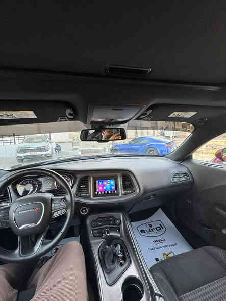 السلام عليكم للبيع 

دوج جالنجر موديل 2023 last call ❤️

محرك 6 سلندر 💪

فتحه سلايد
شاشه وسط
كشنات تدفئه  
ستيرن تدفئه 
ماشيه 21
حادثها مثل ما موضح بالصوره وبيها تصليح بلحوض الخلفي وبدايه الشاصي الخلفي صبغ مالتها فقط جنطه مبدله نفس اللون وجاملغ خلفي 

السعر ٢٣٥ ورقه وبيها مجال هزه والرقم جديد بغداد 

للاستفسار *********** 
مكاني غزالية او المنصور (edited)
