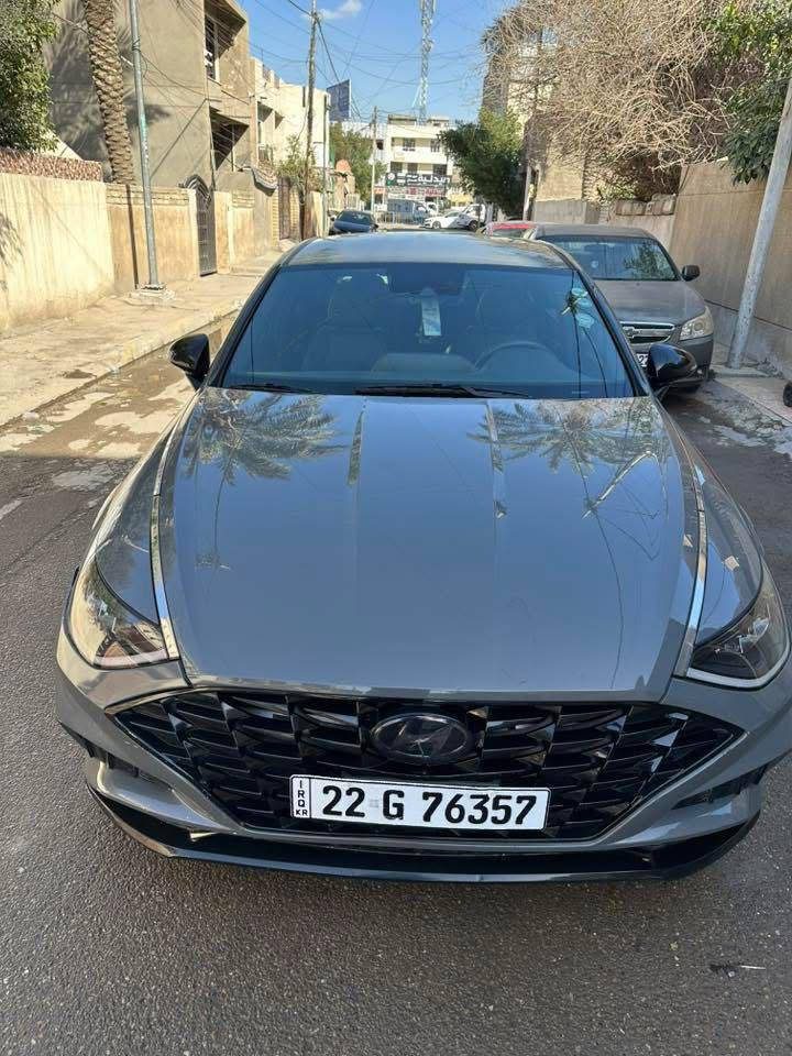 سوناتا 2020 كلين تايتل
فول موصفات عدا فتحه فول ماشيه 81 الف 
بغداد الدورة ابو طياره 
***********
