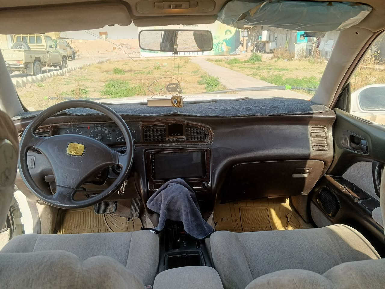 السلام عليكم سياره بطه موديل 93 سيار بغداد بسمي رقم نكليزي 
السعر 52 وبيه مجال الشراي 
***********
