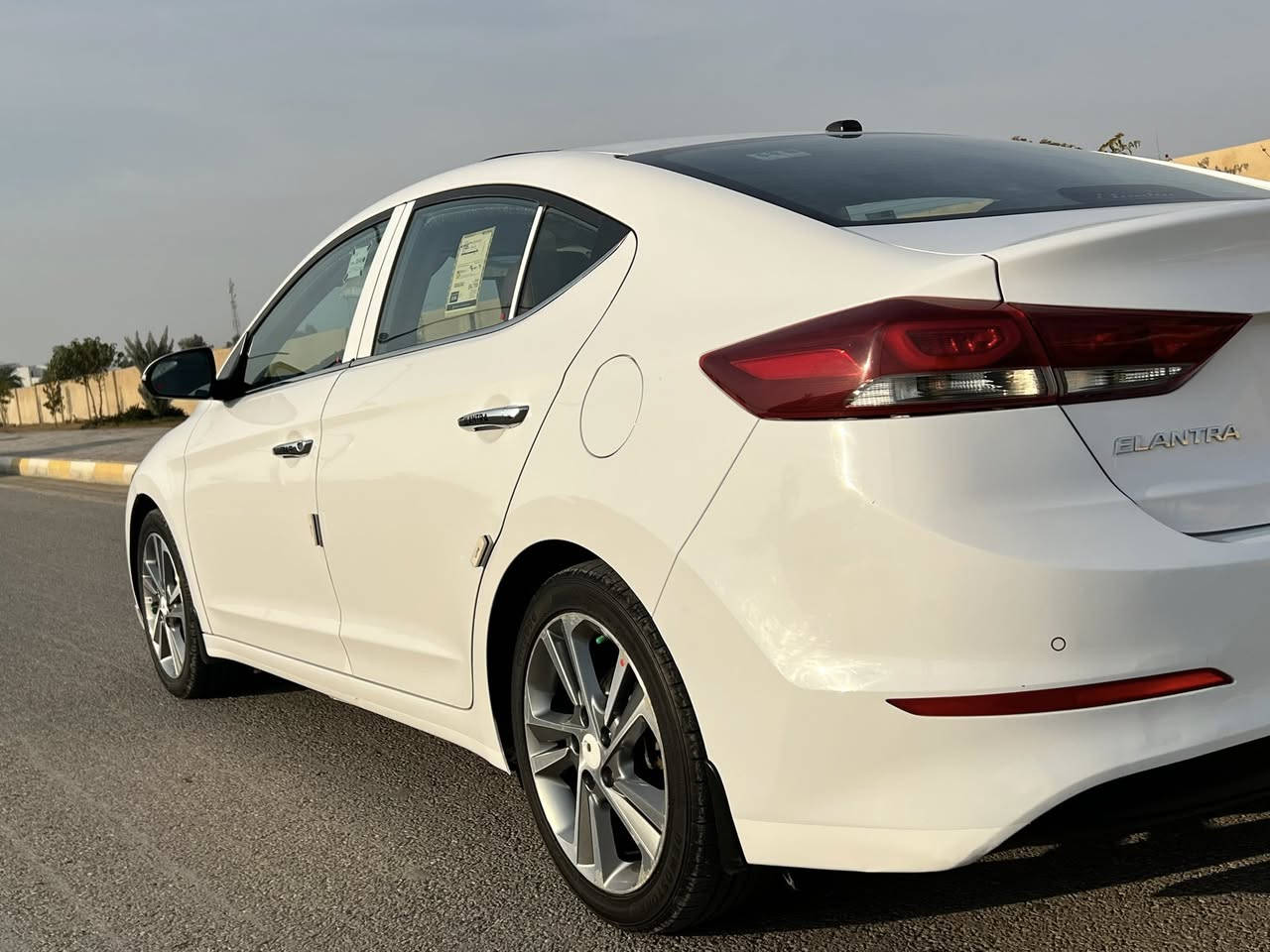 السلام عليكم
(GLS)النترا .. ٢٠١٧ … ايراني 

ماشيه  165 كيلو متر 

(داخل قرميدي 

مكفوله 

مكان السياره الرمادي شارع عشرين  

  ***********  وغير متواجد علفيس
