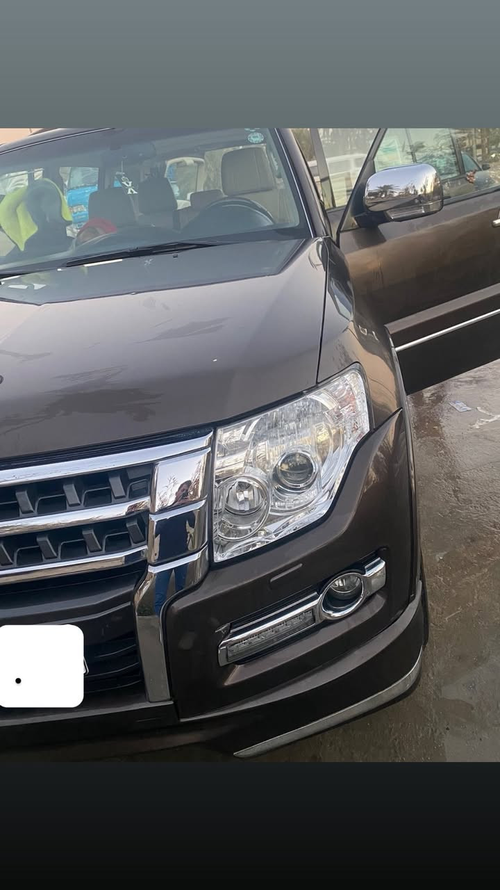 السلام عليكم
باجيرو حبتور 2019 العلامة الذهبية رأس الارنب  
كفالة عامة  
رقم اربيل 
مكينة : v6 / 3,800cc
4WD
الممشى : 39.000 كم 
المواصفات 
مري شفط 
دمام 
عدد الركاب : 7 
كشنات امامية كهرباء 
تحكمات استيرن
3 قطع تبريد 
كامرة خلفية 
مانع انزلاق 
السعر 275$
واتساب ***********
