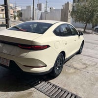 بي واي دي ٢٠٢٥ • ١٠٠٠٠ كم • أصفر
