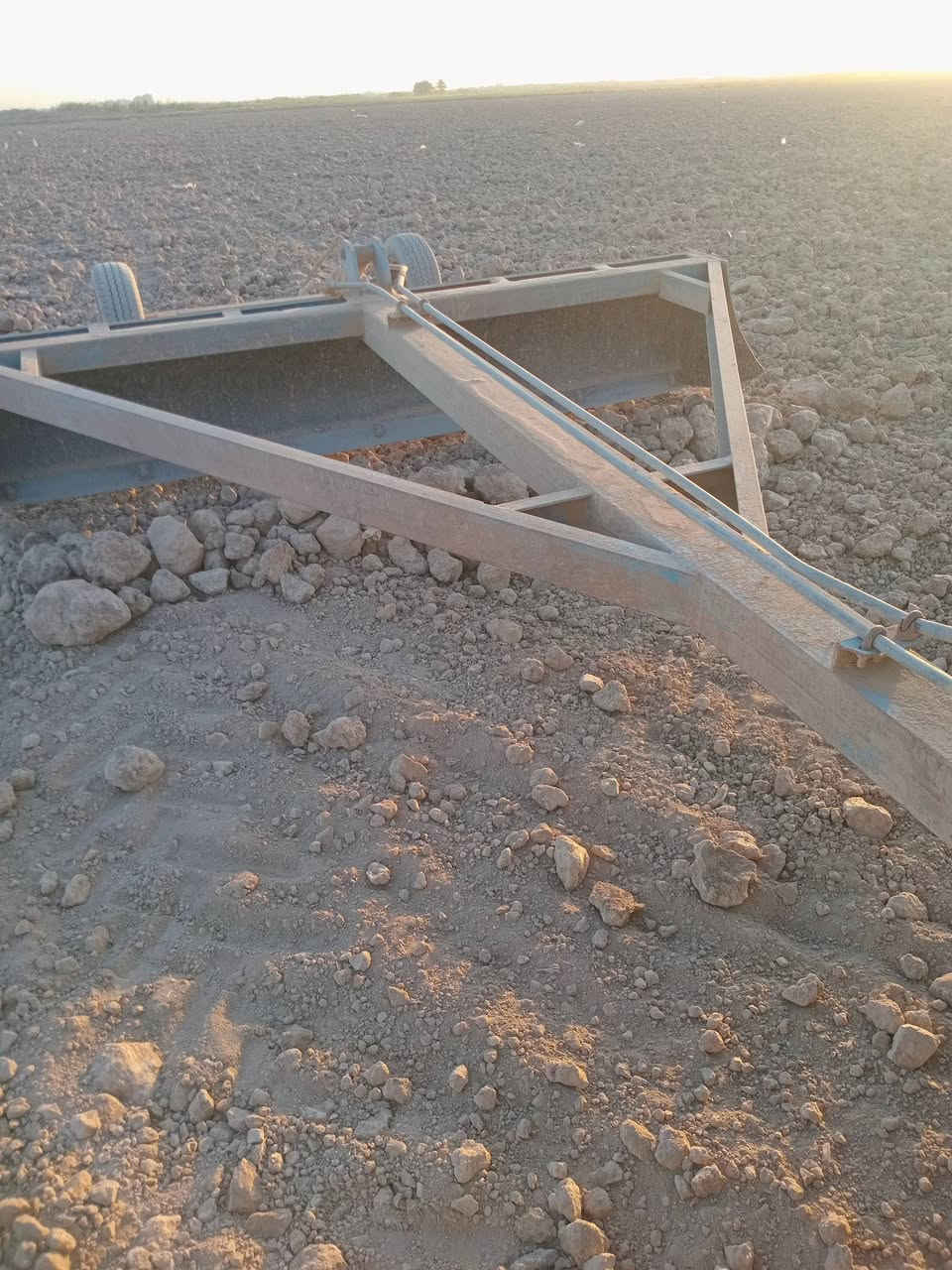 معدلان للبيع العرض ٣امتار عمل صويره السعر ١٨٠   ***********
