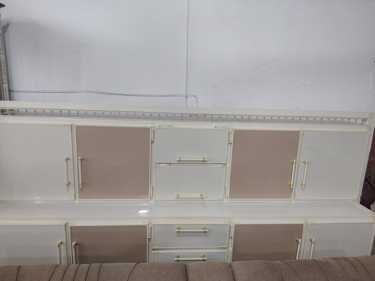 كاونترات مترين ونص تعليك وسنك متر ونص بأسعار مناسبة ***********
