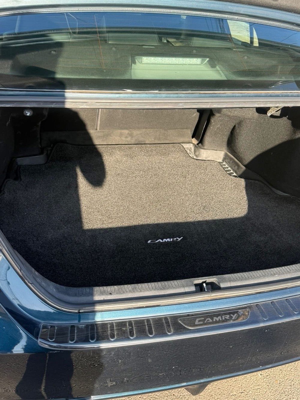 لسلام عليكم
تويوتا كامري 2020 للبيع
فئة اس اي بلص
السياره اعلى مواصفات بالفئة مالتها
1- بصمة
2- فتحة سلايد روڤ
3- تبريد قطعتين (خلفي)
4- شاشه كبيره 8 انش
5- رادارات
6- تشغيل عن بعد
7- مانع تصادم توقف ذاتي
8- نقط عمياء
9- 4 سلندر /2500 / سي سي
10 - كشنات جلد
11-لون مميز ينطي ٣  الوان نيلي وزيتوني واسود حسب الاضائة
وباقي المواصفات المعروفه بالكامري
السياره حادثها واضح بالصور
بيها صبغ دعاميه اماميه وجاملغ خلفي بارد
السياره جاهزه من كل النواحي ماشيه 34 الف ميل
وباسمنه تحويل باي بوقت
السعر195
 ورقه وبيها مجال بسيط
مكان السياره بغداد
للاتصال 
واتساب
او خاص