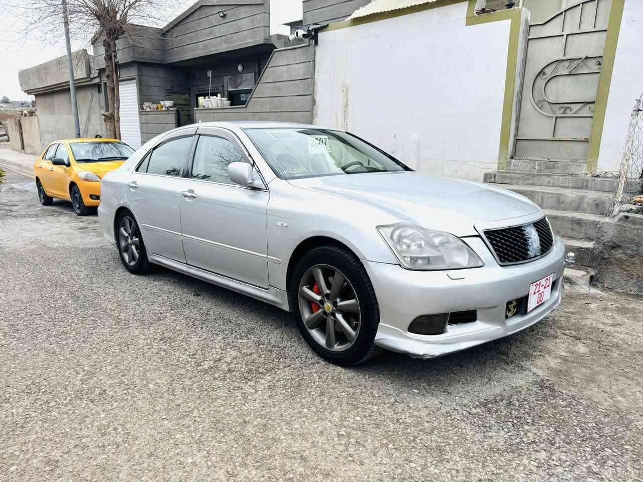 سلاوخوالەهەموولایەک
شاینە بڕاوە  184  مۆدیل 2007 بەسمە ڕەساسی 
هەمووگیانی بەستراوە  بێ تەقەو بێ ڕەقە ڕۆنی گیرو مەکینە گۆڕاە 
چاور تایەو ویلێ لۆک لۆکێ لەسەرە 
جامی دووا پیش هەڵگیراو هەمووگیانی بەشەرت 
شوین ./چەمچەماڵ 
ژ.م "../***********
