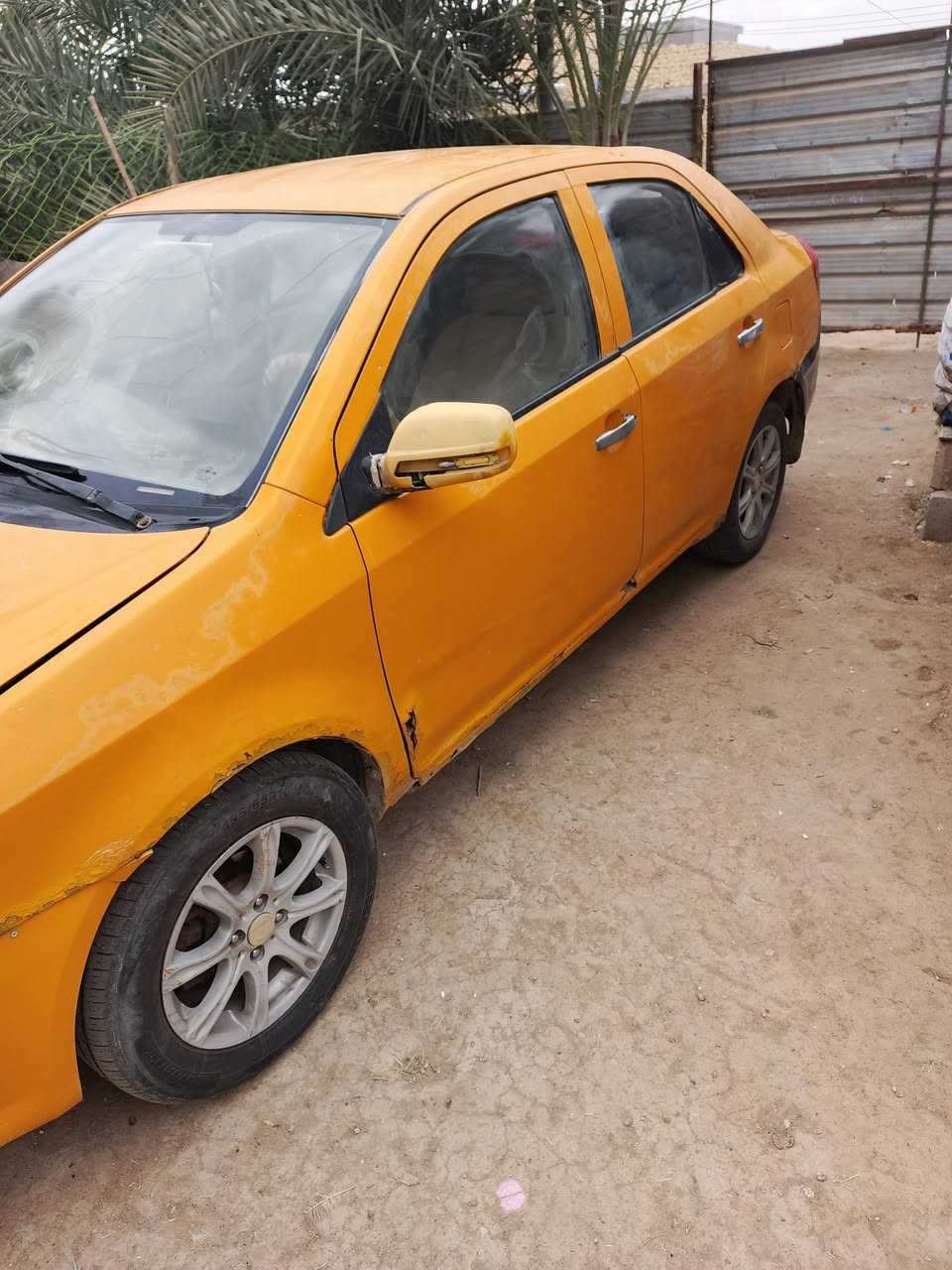 سلام عليكم سيارة جلي موديل 12 محوره كورله 1600 رقم صدامي بدون راعي السعر مليون ونص وبيهه مجال  المكان سوق الشيوخ رقم الهاتف  ***********
