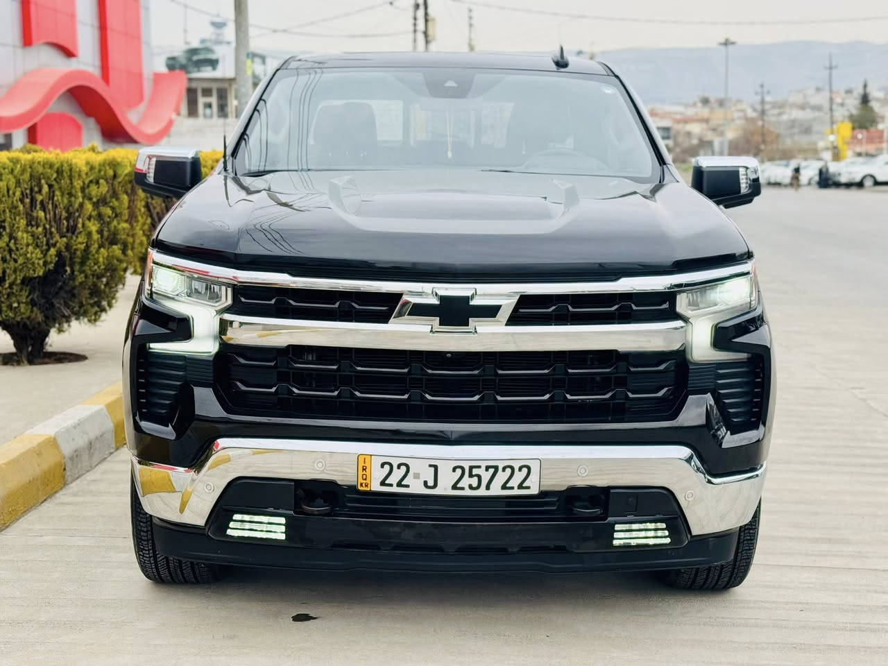 شوفرليت سلفرادو موديل 2023 وارد امريكي
المسافة المقطوعة. 36الف ميل 

بودي قصير باب خافي طويل 

الضرر 1 قطعة بدون دواخل وشاصي 

المواصفات LTZ

الفاصيل 

-فتحت سقف سلايد

-محرك 5.3 المرغوب 

-كير ارضي 

-كشنات جلد تدفئة تبريد +قاصة + خزن ميموري 

-شاشة 17 بوصلة ديجتال 

-عداد ديجتال 

_5كامرات محيطية 360 درجة 

-حساسات خلفي امامي مع مانع تصادم ورادرات 

بعد بي اهواية مواصفات اضافية 

الموقع /كركوك - سليمانية 

السعر 388 ومجال 

***********
