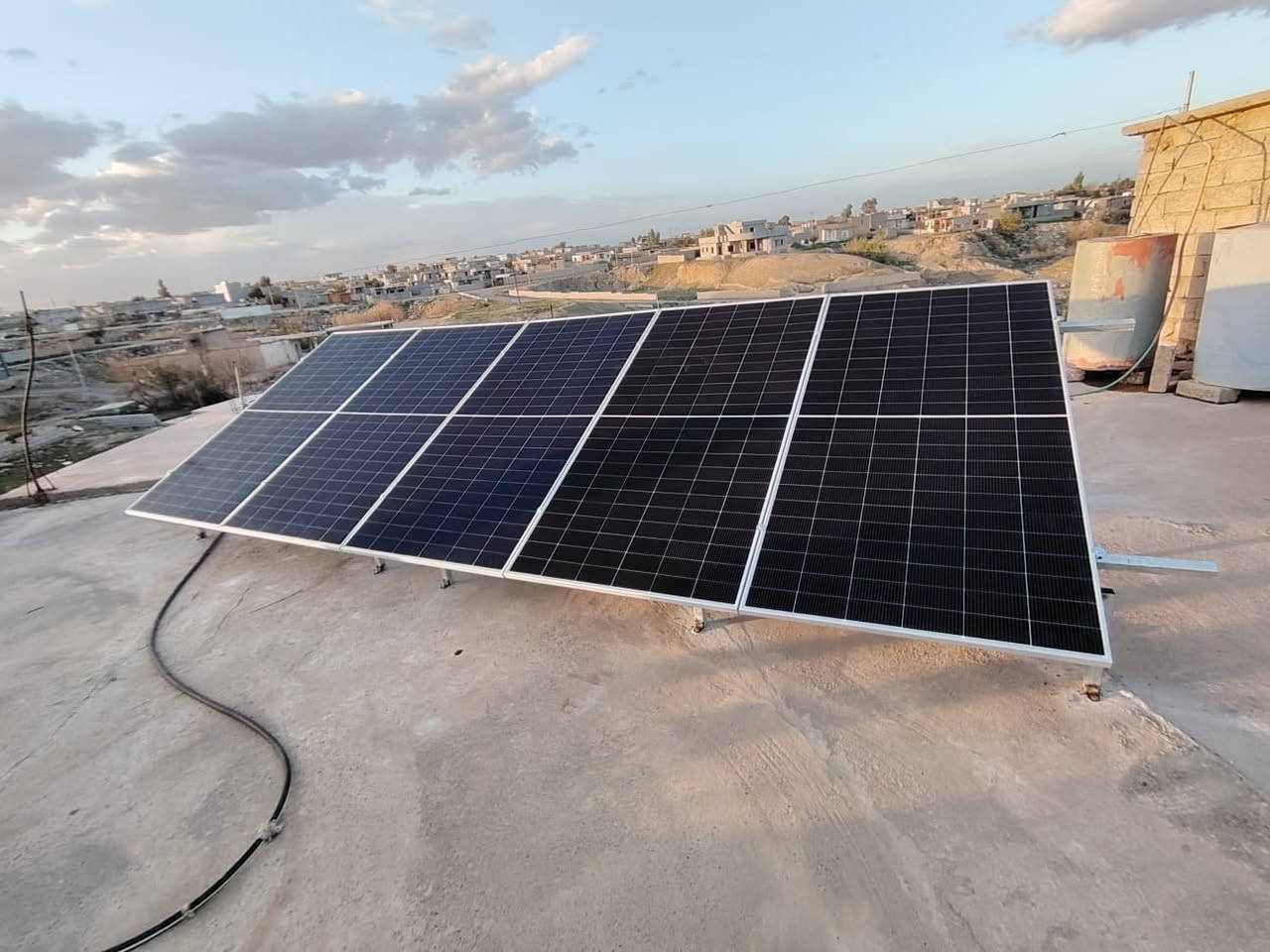 🚨 إنجاز جديد وثقة مستمرة من أهلنا في الزاب 🚨
🔆 شركة المجد للطاقة الشمسية 🔆
بإدارة حذيفة البوحسيب
تم بعون الله تنصيب منظومة متكاملة للأخ أحمد الجميل بأفضل المواصفات وأعلى أداء 💪🌞
📦 المكونات:
✔️ 5 ألواح فيلادلفيا الأصلية عالية الكفاءة
✔️ بطارية فلستي 7.5 كيلو طاقة ثابتة وتحمل عالي
✔️ إنفرتر فلستي 3 كيلو أداء قوي ومستقر
⚡ التشغيل:
🔹 10 أمبير نهاري
🔹 6 أمبير ليلي
✅ تركيب احترافي
✅ فحص وضمان أداء
✅ خدمة ما بعد البيع
💰 يوجد بيع نقداً وبالأقساط المريحة
(إجراءات سهلة وسريعة)
📞 للحجز والاستفسار: ***********
شركة المجد للطاقة الشمسية — ريادة، ثقة، وضمان حقيقي للطاقة النظيفة 🌞🔥
